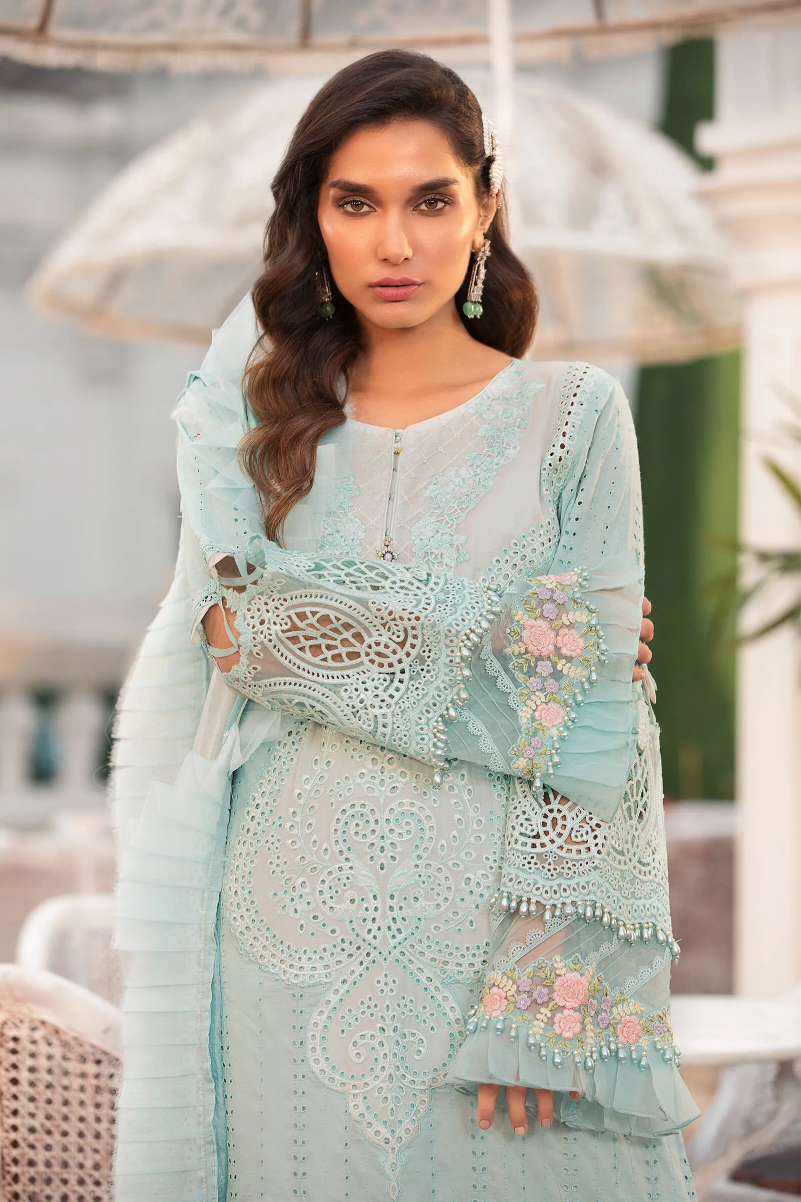 MARIA.B Mein Teri Aan Luxury Lawn Collection 2022 – D-2210-B