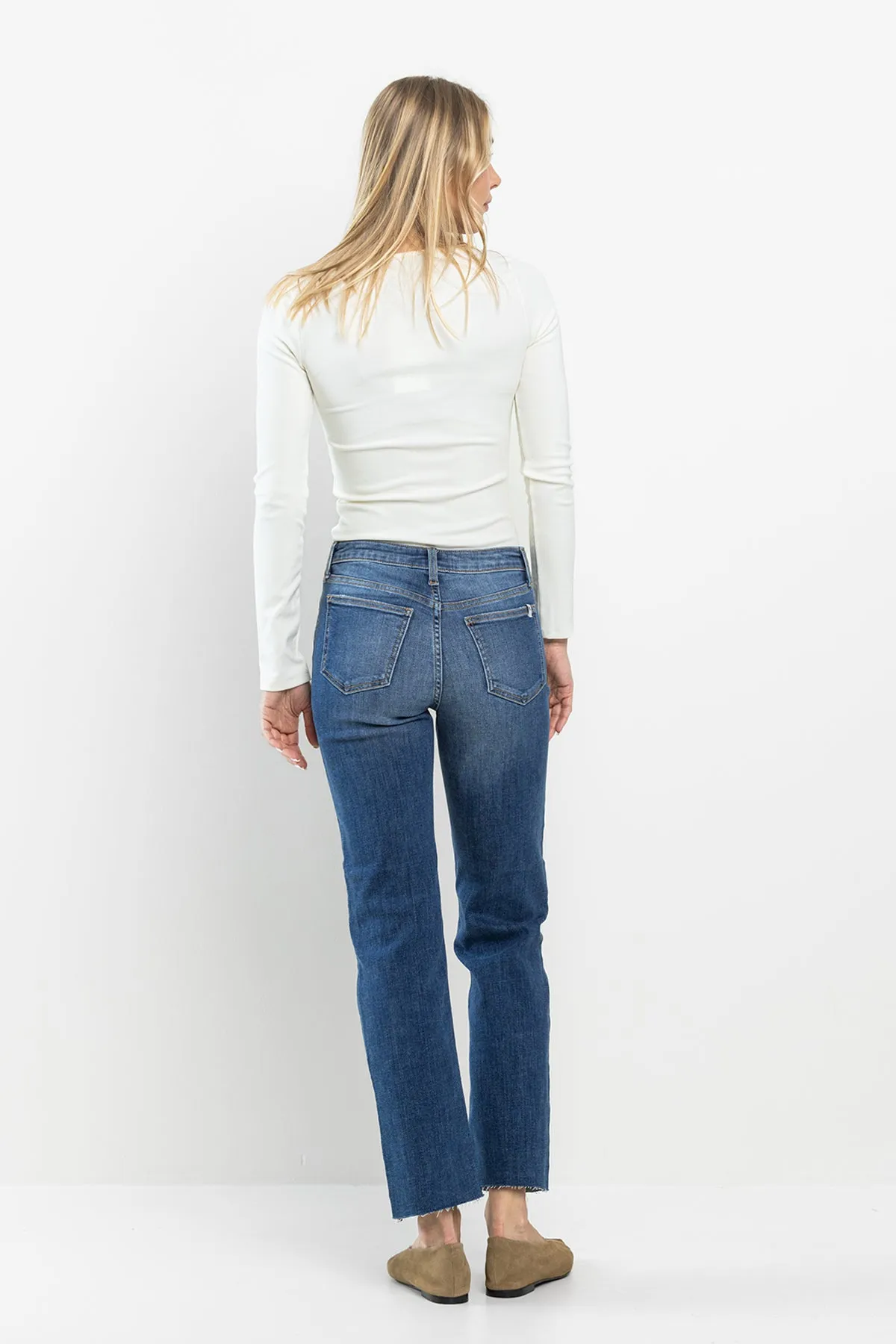 MID RISE ULTRA STRETCH STRAIGHT JEANS WITH SCISSOR CUT HEM / SP-P12155