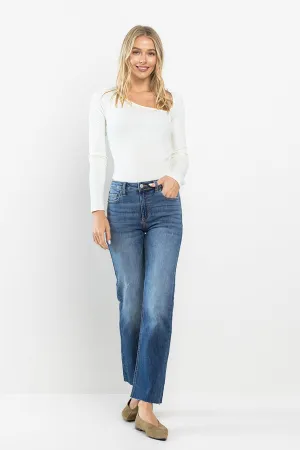 MID RISE ULTRA STRETCH STRAIGHT JEANS WITH SCISSOR CUT HEM / SP-P12155