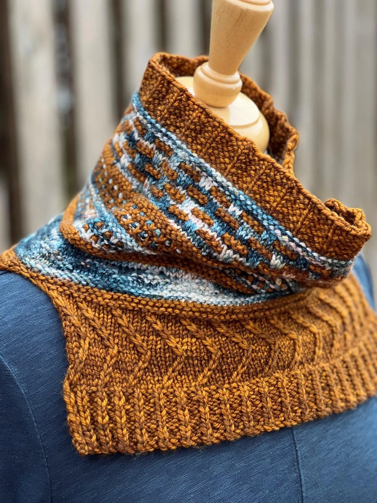 Wintry Woods Cowl - KNITTING KIT